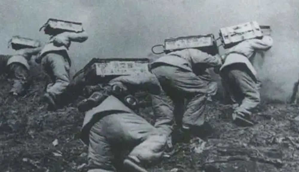 德信体育官方网站- 柏林联合历史性闯入前四，钢铁防线铸就黑马传奇  