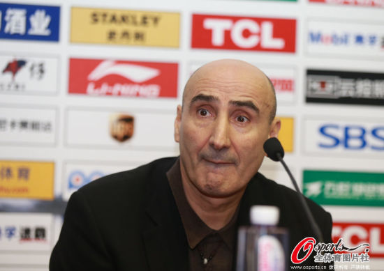 德信体育官网- 科隆主帅压力山大，高层紧急会议引猜想  